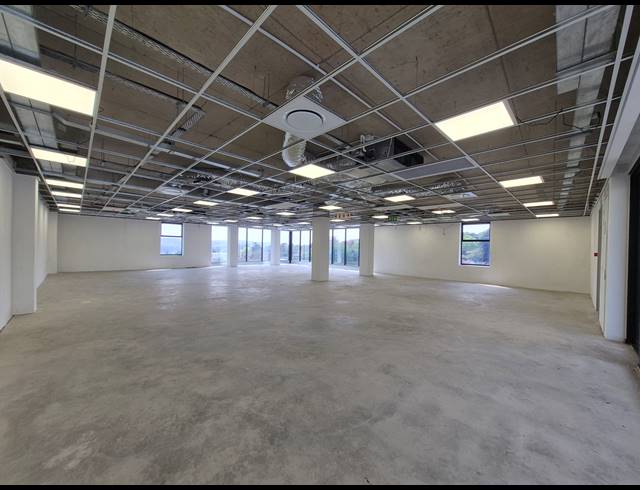 285M² OFFICE TO LET IN GLENADRIENNE